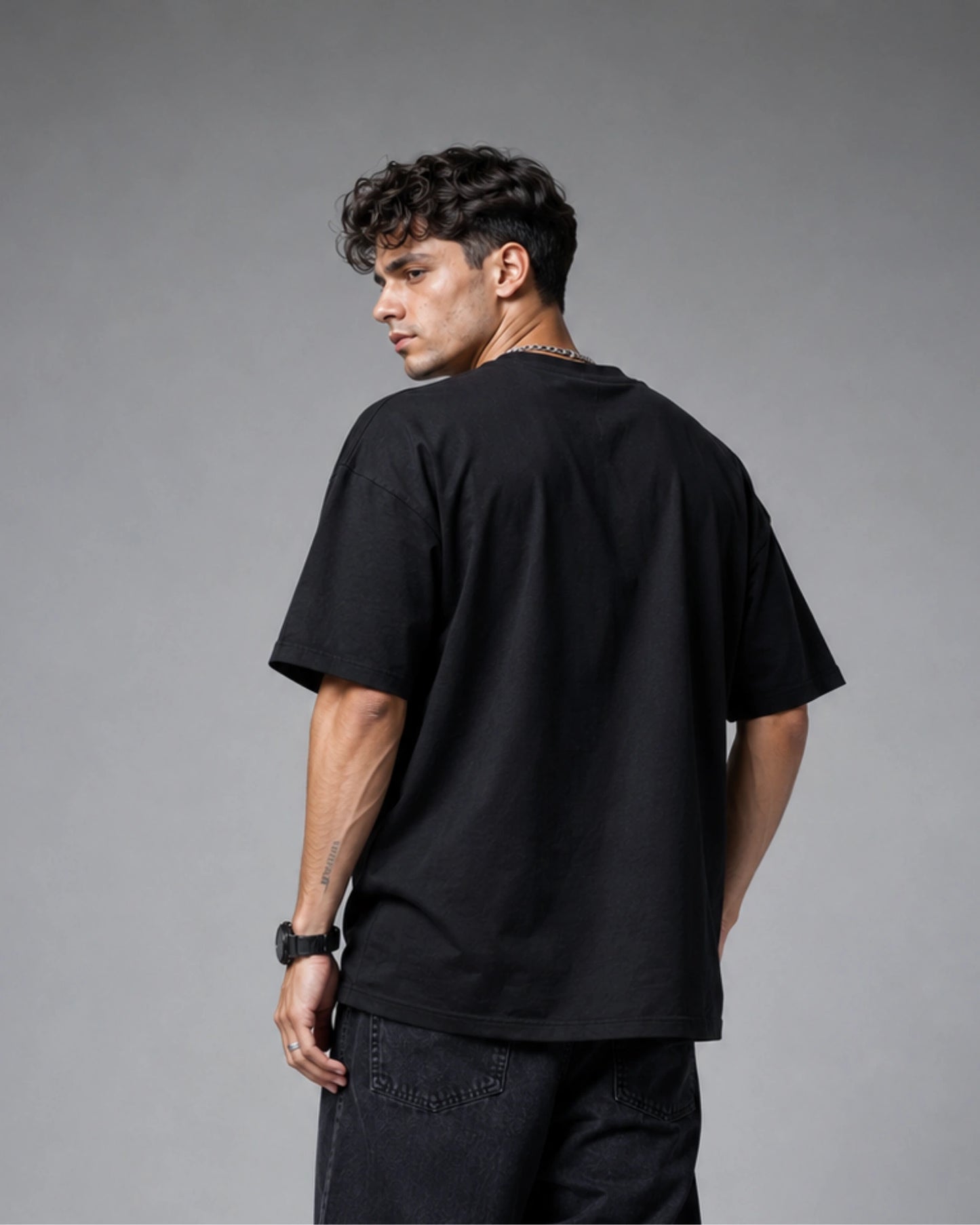 Black Spartan Warrior Graphic Men’s Oversized T-Shirt (260 GSM)
