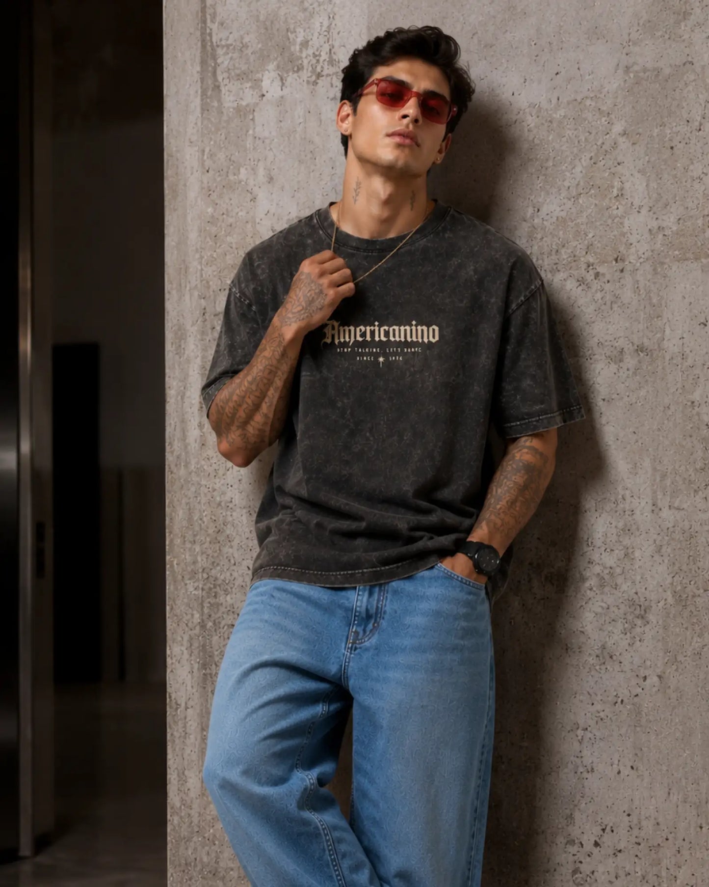 Black Vintage Americano Graphic Men's Acid Wash T-Shirt (240 GSM)